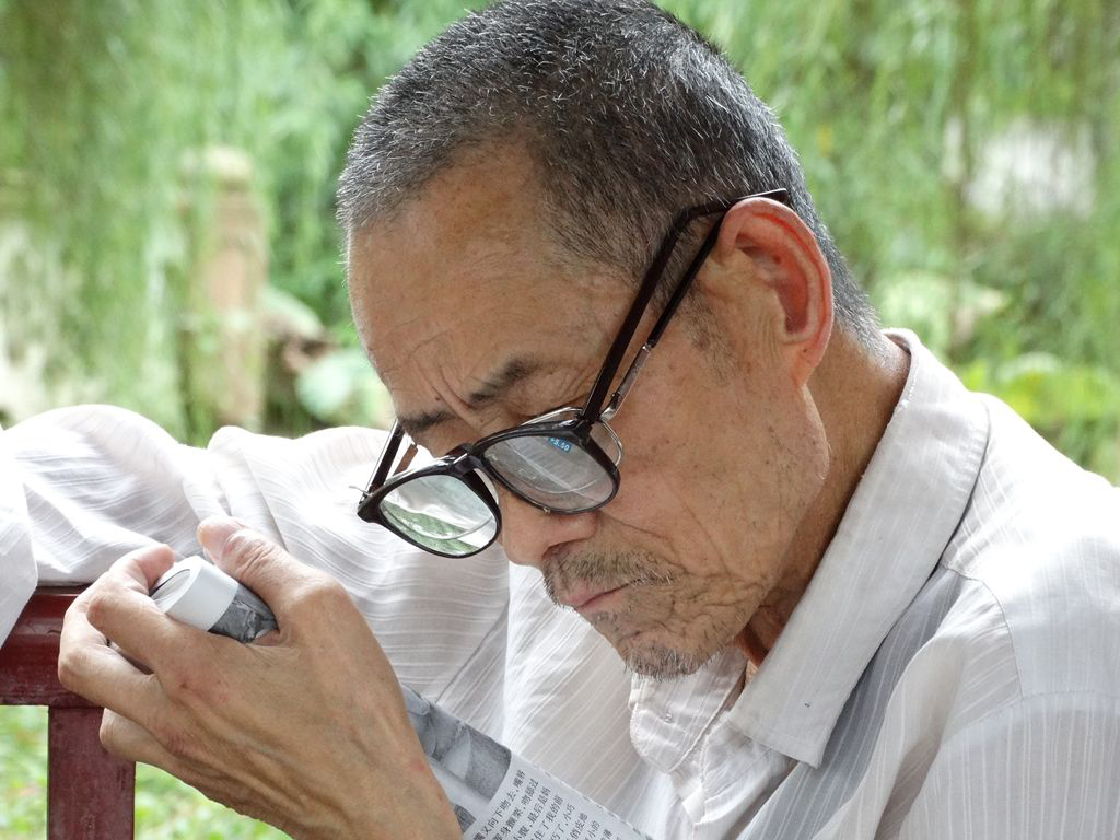 淘汰老花鏡，換戴多焦鏡，近視老花只需一副