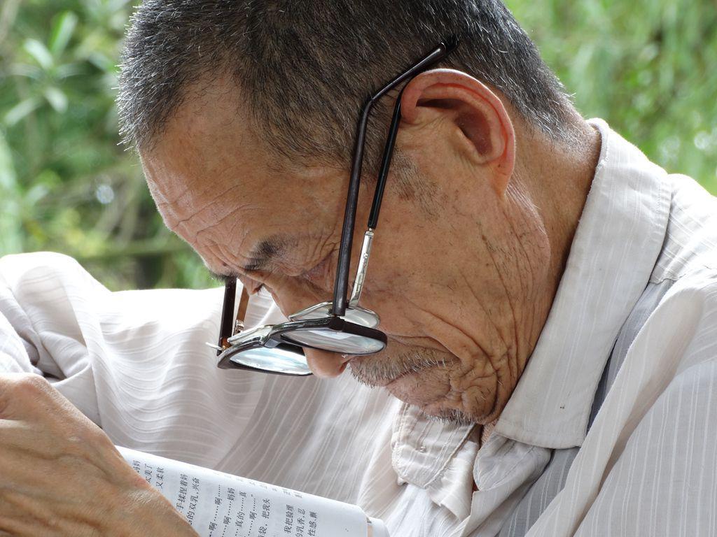 經常聽說近視老花會抵消，真相其實是……